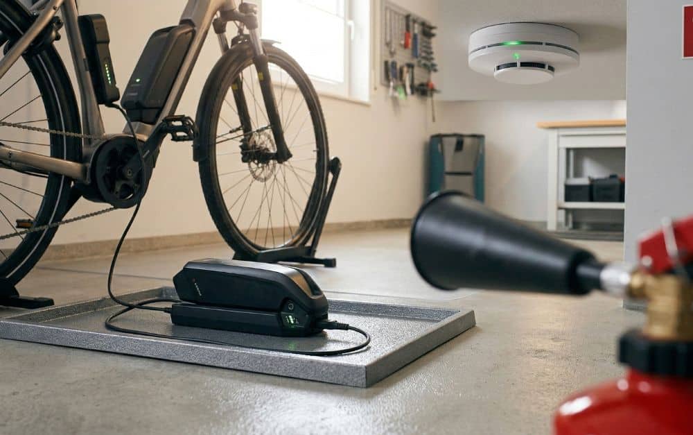 Brandsicherheit für E-Bikes: Den passenden Schutz für Lithium-Ionen-Akkus finden